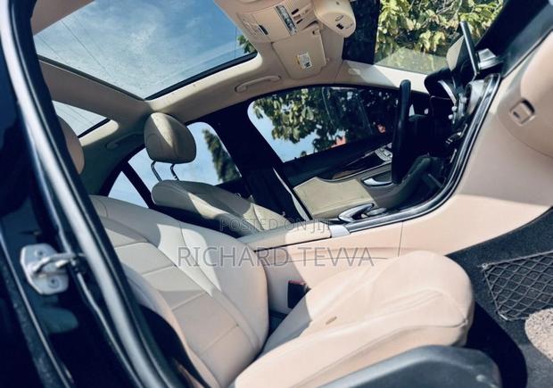 Mercedes-Benz C300 2016 Black