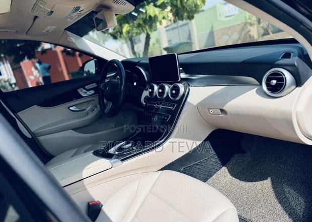 Mercedes-Benz C300 2016 Black