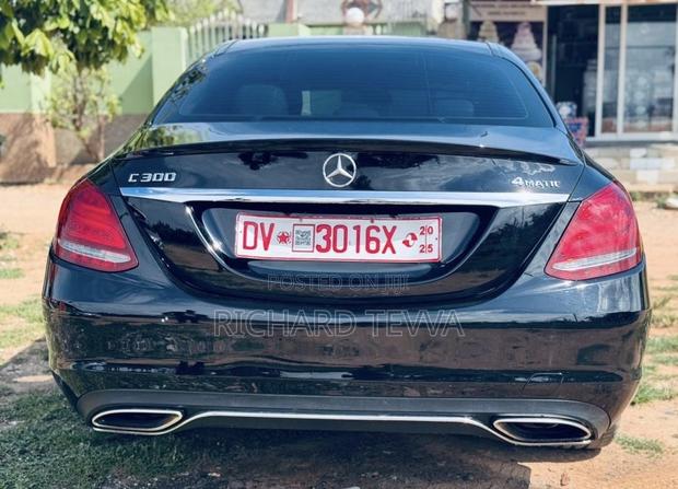 Mercedes-Benz C300 2016 Black