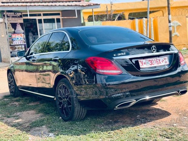 Mercedes-Benz C300 2016 Black