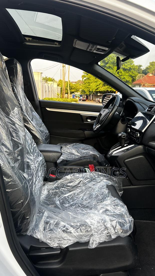Honda CR-V 2021 White photo 10
