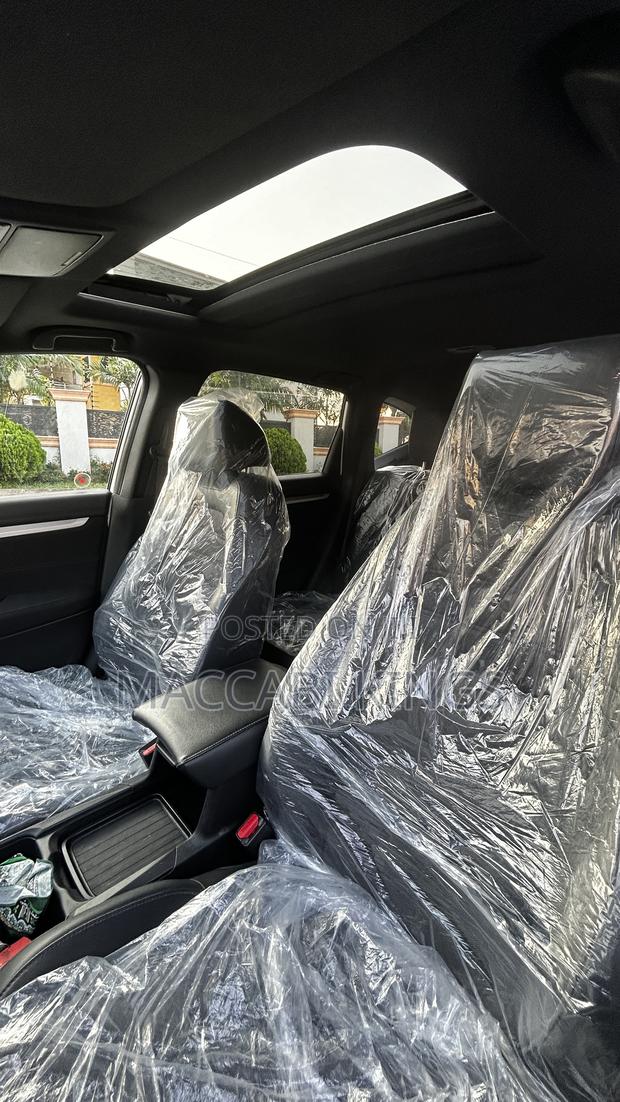 Honda CR-V 2021 White photo 6