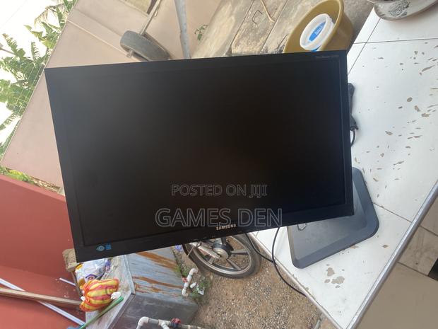 Samsung Syncmaster Monitor · Photo 4
