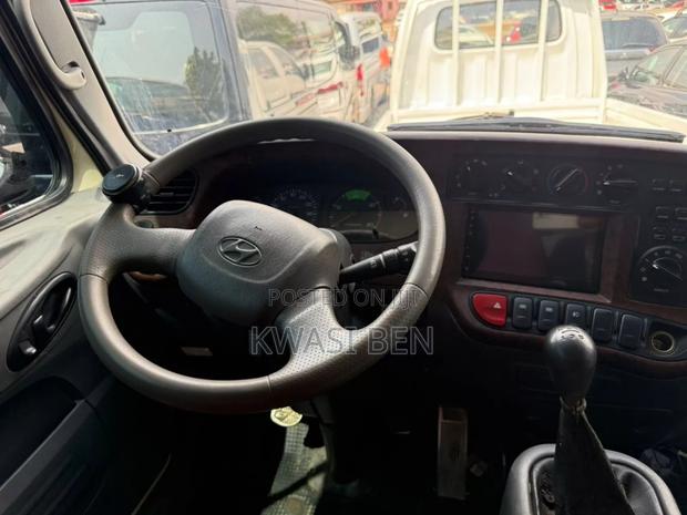 Hyundai County 2009 Grey