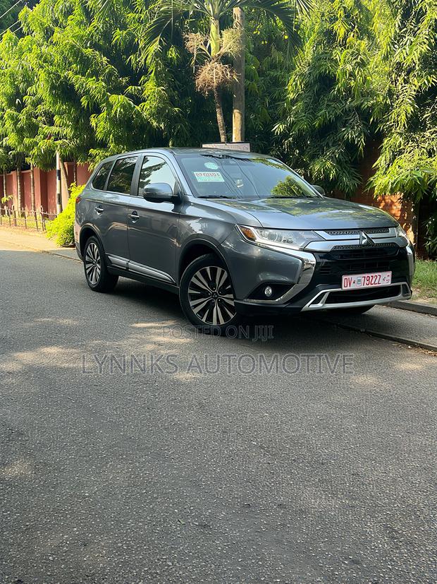 Mitsubishi Outlander SE S-AWC 2020 Gray photo 2