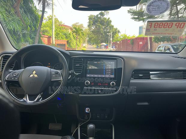 Mitsubishi Outlander SE S-AWC 2020 Gray photo 6