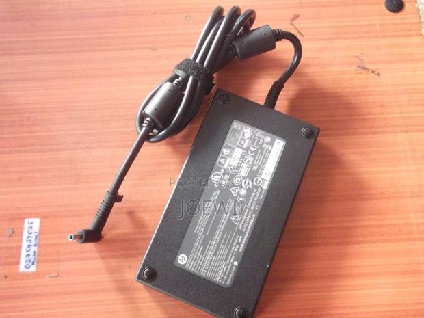 Hp Small Blue Pin 200w Laptop Charger