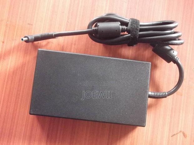 Hp Small Blue Pin 200w Laptop Charger photo 2