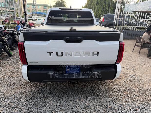 New Toyota Tundra Limited CrewMax SB w/5.5' Bed 2025 White