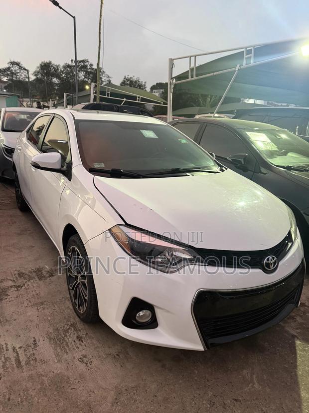 Toyota Corolla S 4dr Sedan (1.8L 4cyl CVT) 2016 White