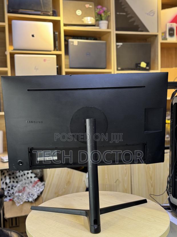 Samsung Lu32h850 32” Uhd Quantum Dot Monitor photo 2