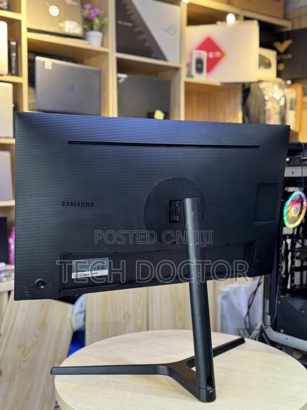 Samsung Lu32h850 32” Uhd Quantum Dot Monitor photo 4