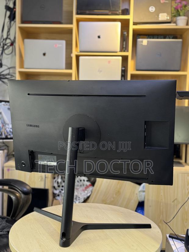 Samsung Lu32h850 32” Uhd Quantum Dot Monitor photo 6