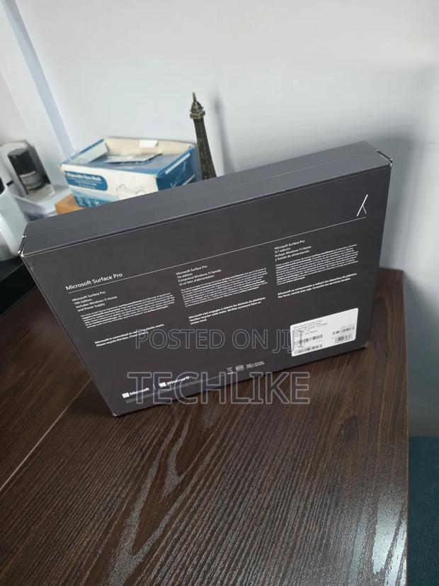 New Microsoft Surface Pro 11th Edition, a Copilot+ PC 64GB SSD 1T photo 2