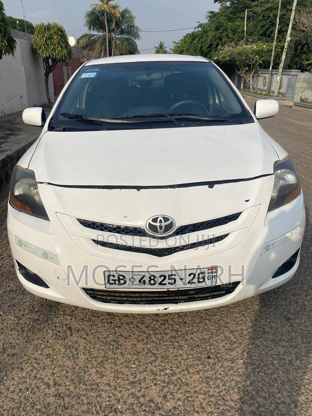 Toyota Yaris 2011 White