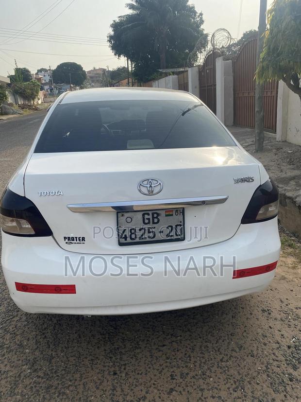 Toyota Yaris 2011 White