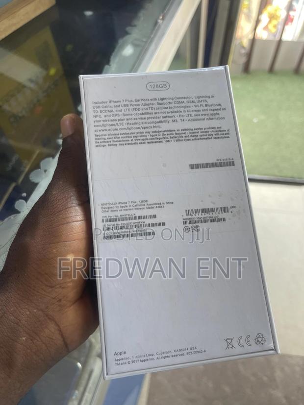 New Apple iPhone 7 Plus 128 GB Gold photo 2