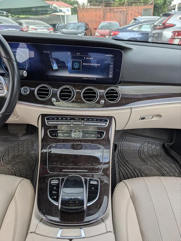 Mercedes-Benz E350 2020 Red photo 13