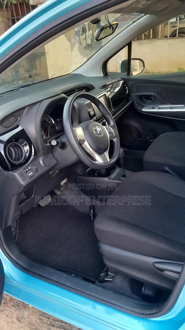 Toyota Vitz 1.3 FWD 5dr 2014 Blue