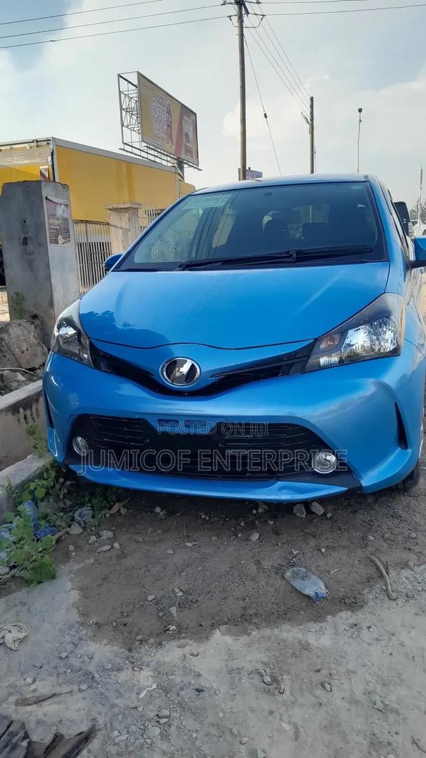 Toyota Vitz 1.3 FWD 5dr 2014 Blue