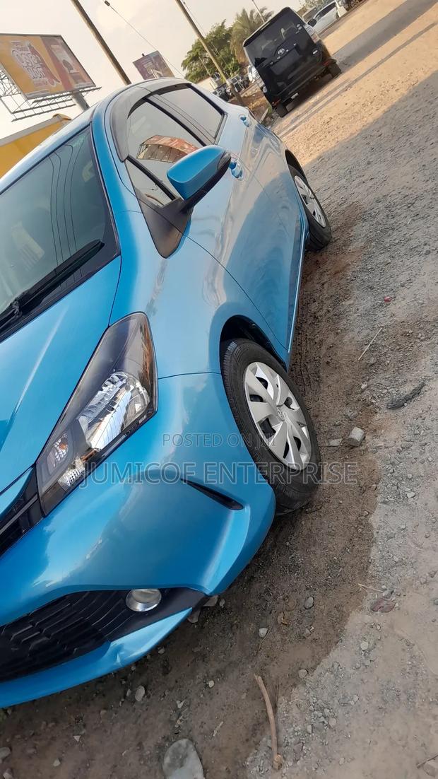 Toyota Vitz 1.3 FWD 5dr 2014 Blue