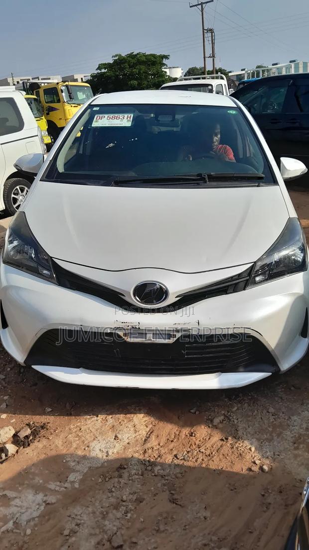 Toyota Vitz 2016 White