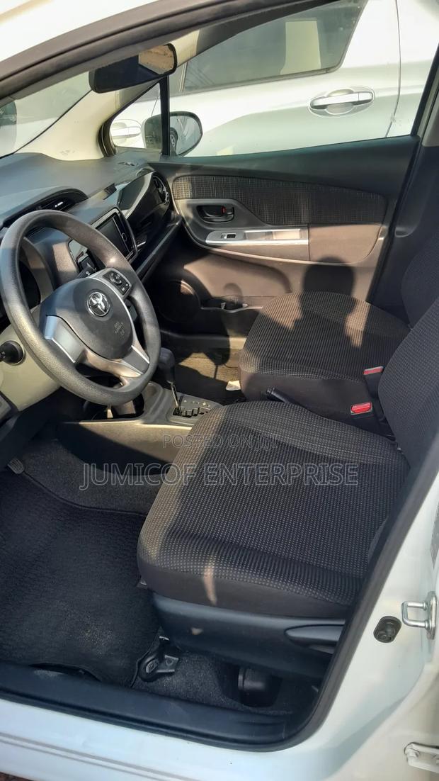 Toyota Vitz 2016 White