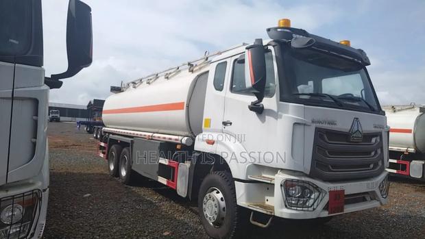 54,000liters, Bulk Tanker and 20,000l Fuel Truck Each for Sale photo 2
