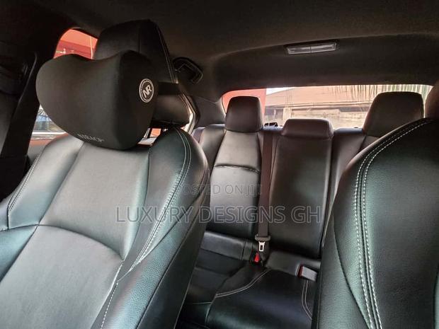 Toyota Corolla 2020 White photo 4