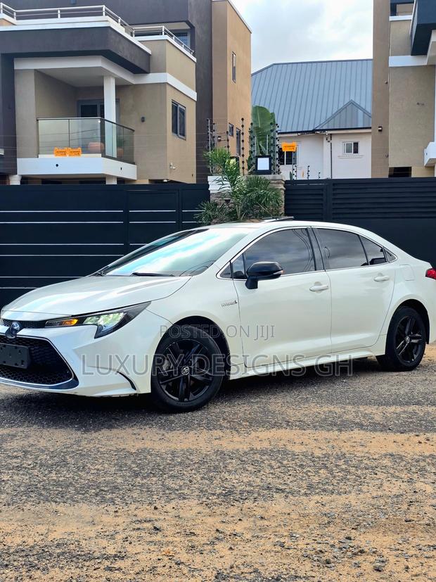 Toyota Corolla 2020 White photo 12