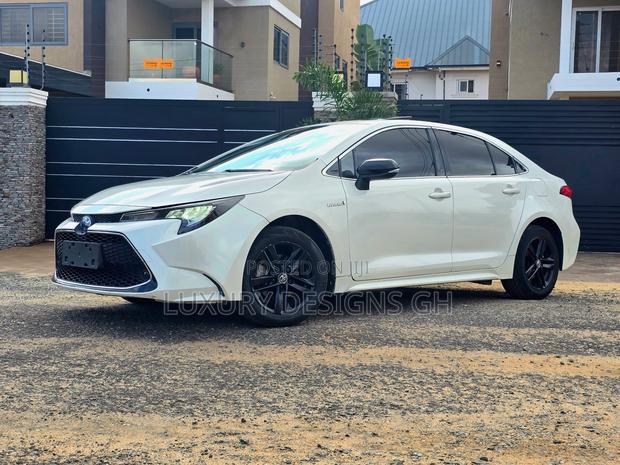 Toyota Corolla 2020 White photo 10