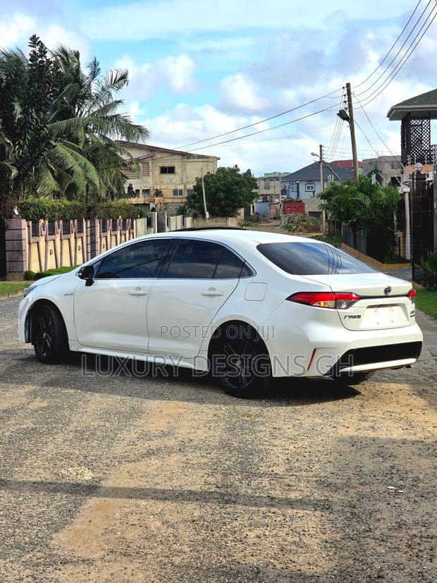 Toyota Corolla 2020 White photo 9