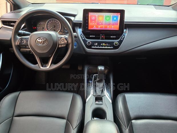 Toyota Corolla 2020 White photo 3
