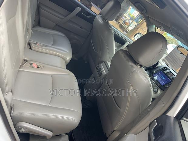 Toyota Highlander SE 2012 White