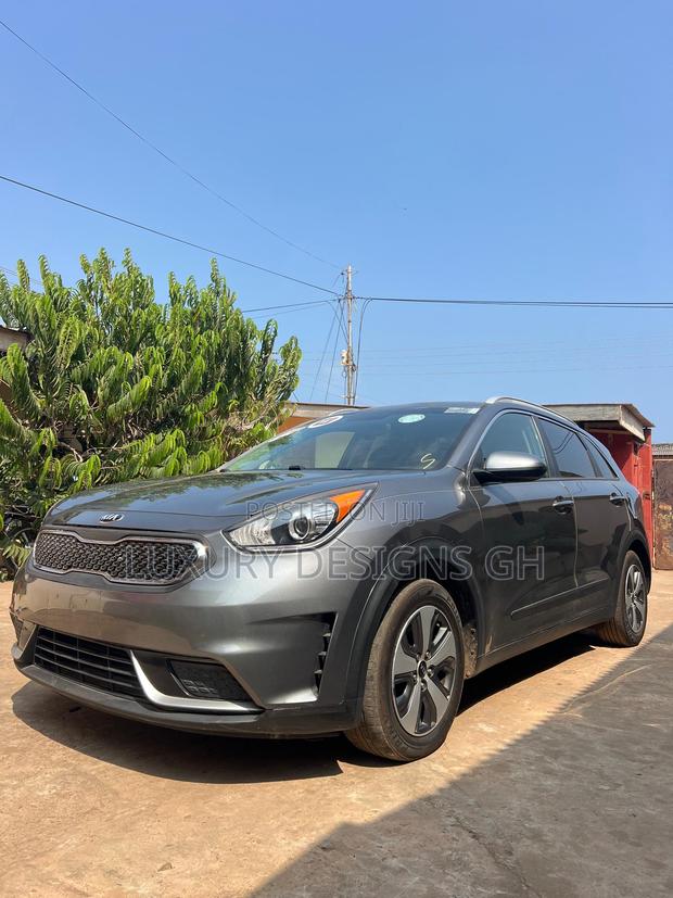 Kia Niro 2019 Gray photo 14