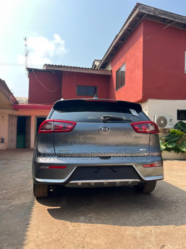 Kia Niro 2019 Gray photo 12