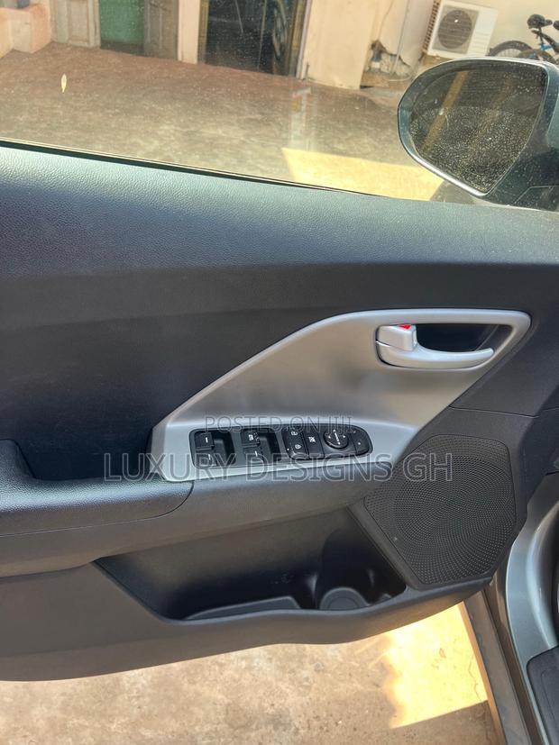 Kia Niro 2019 Gray photo 9