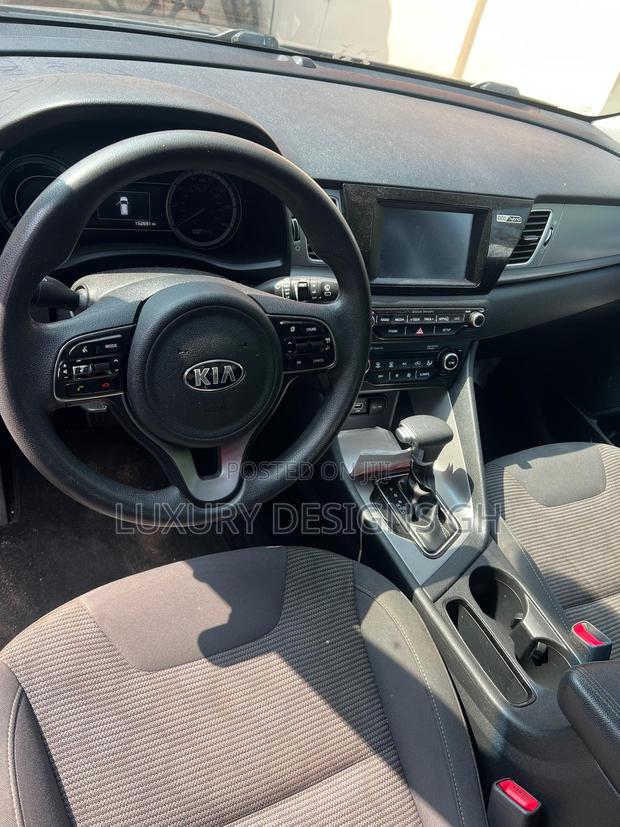 Kia Niro 2019 Gray photo 8
