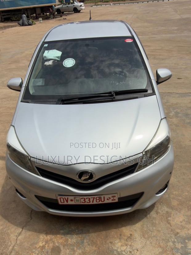 Toyota Vitz 2013 Gray