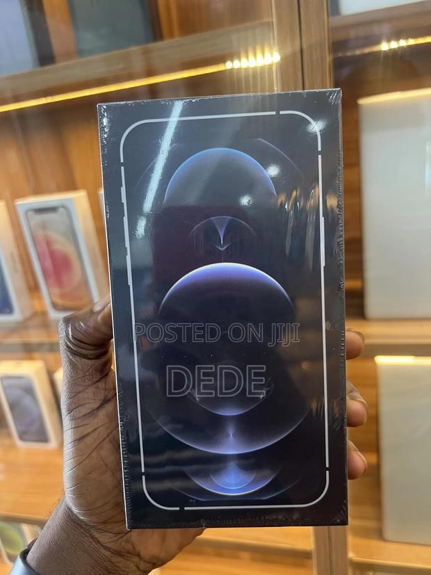 New Apple iPhone 12 Pro Max 128 GB Silver · Photo 1
