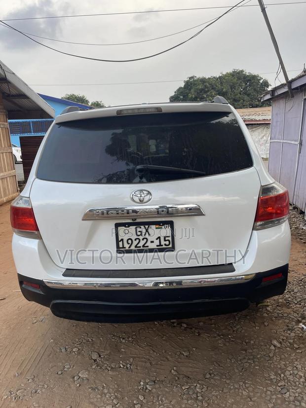 Toyota Highlander SE 2012 White