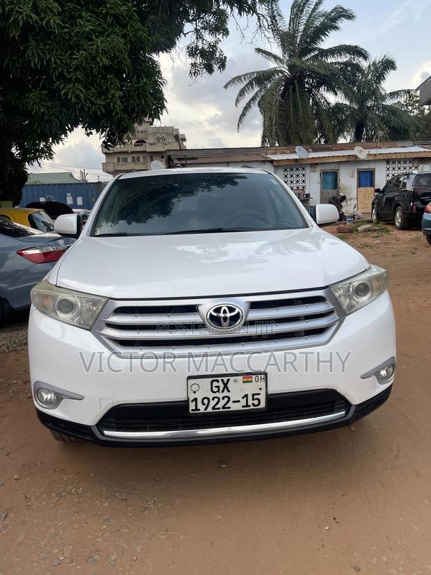 Toyota Highlander SE 2012 White