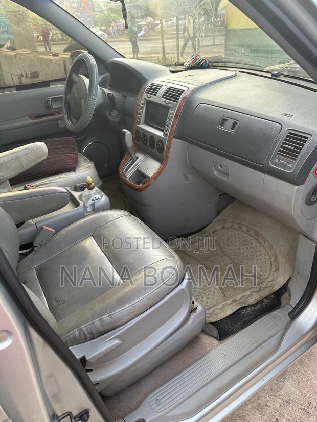 Kia Carnival 2007 Silver
