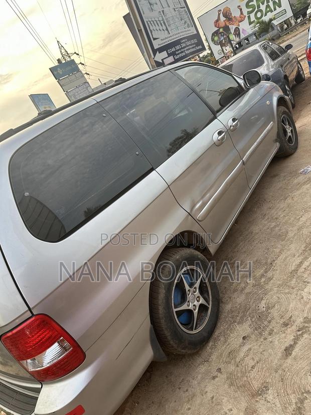 Kia Carnival 2007 Silver