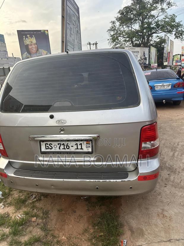 Kia Carnival 2007 Silver