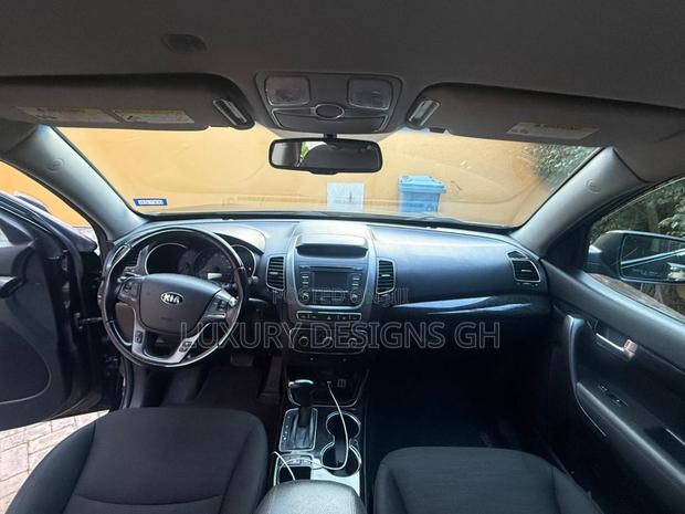Kia Sorento 2014 Black photo 5