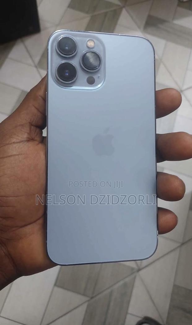 Apple iPhone 13 Pro Max 1 TB Blue · Photo 3
