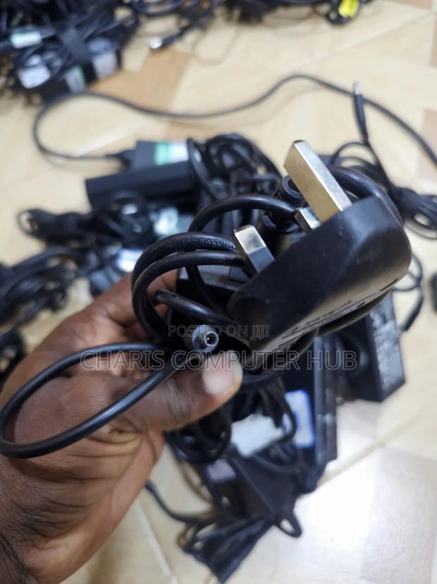 Home Used Dell 65 Watts Small Pin Charger photo 5