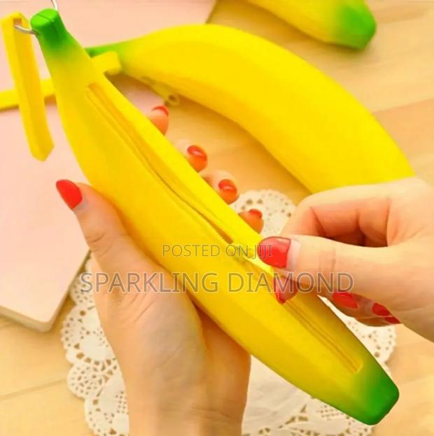 Creative Banana Case – Silicone Mini Wallet / Pencil Holder photo 2