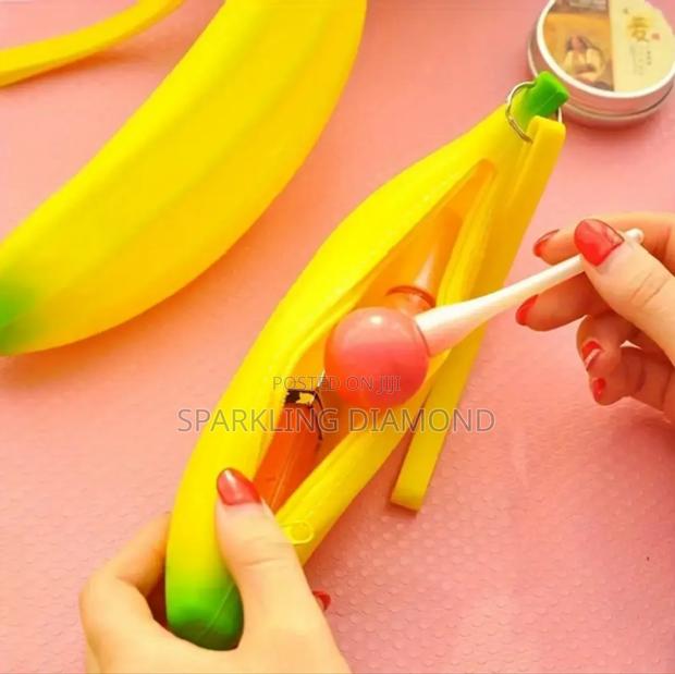 Creative Banana Case – Silicone Mini Wallet / Pencil Holder photo 4